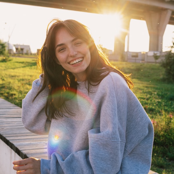 Otomobil ve showroom görseli